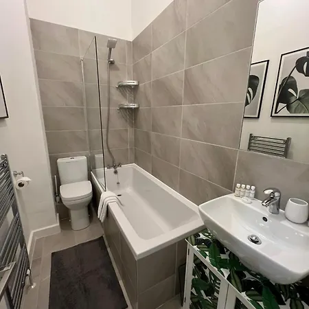 Spacious Modern 1-Bed Apartment Near Victoria Park Londres Exterior foto
